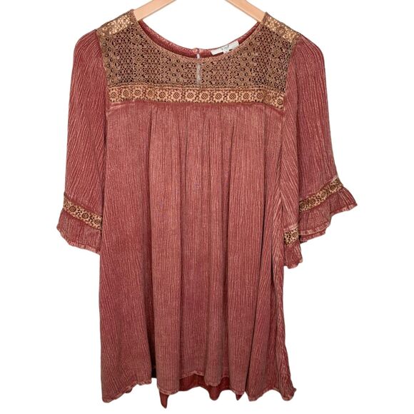 Easel flutter sleeve tunic top lace detail size small - Picture 3 of 12